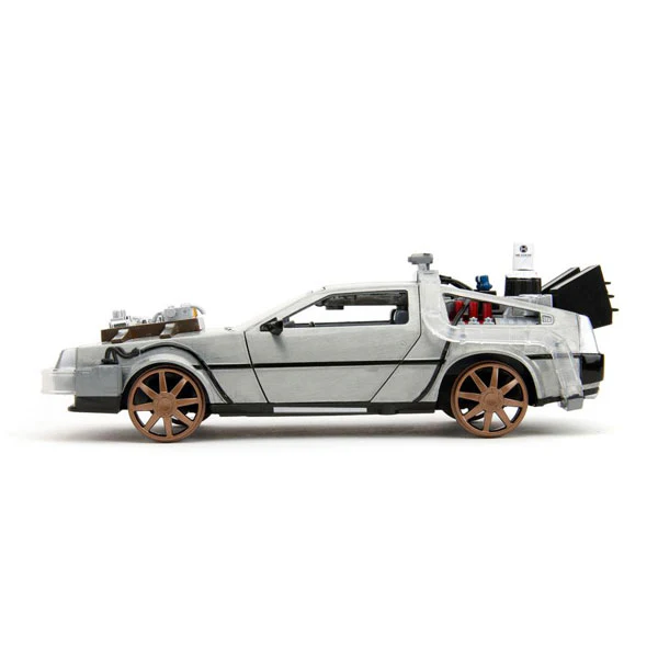 Back to the Future 3 - Delorean 1:24 Diecast Vehicle (with Lights) - Image 10