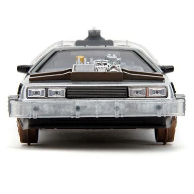Back to the Future 3 - Delorean 1:24 Diecast Vehicle (with Lights) - Image 7