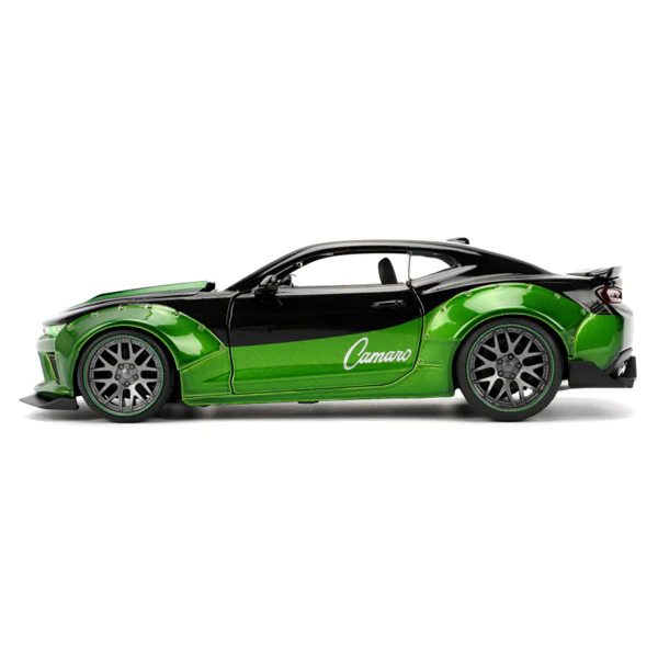 Pink Slips - 1:24 Scale 2016 Chevrolet Camaro SS Diecast Vehicle - Image 4