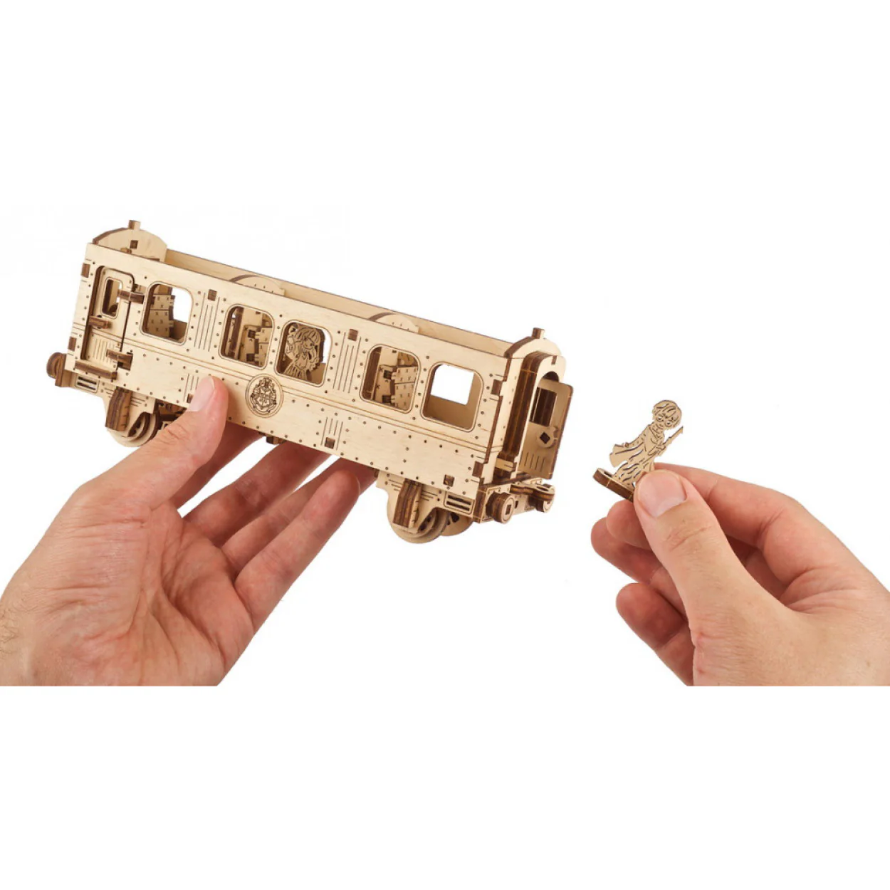 UGears Harry Potter Hogwarts Express - Image 13